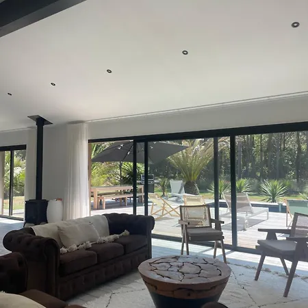 La Des Chenes Villa *